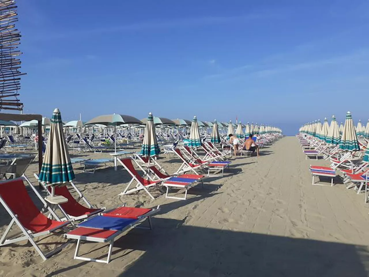 Balneari 'contro', uno chiude l'altro no a Viareggio