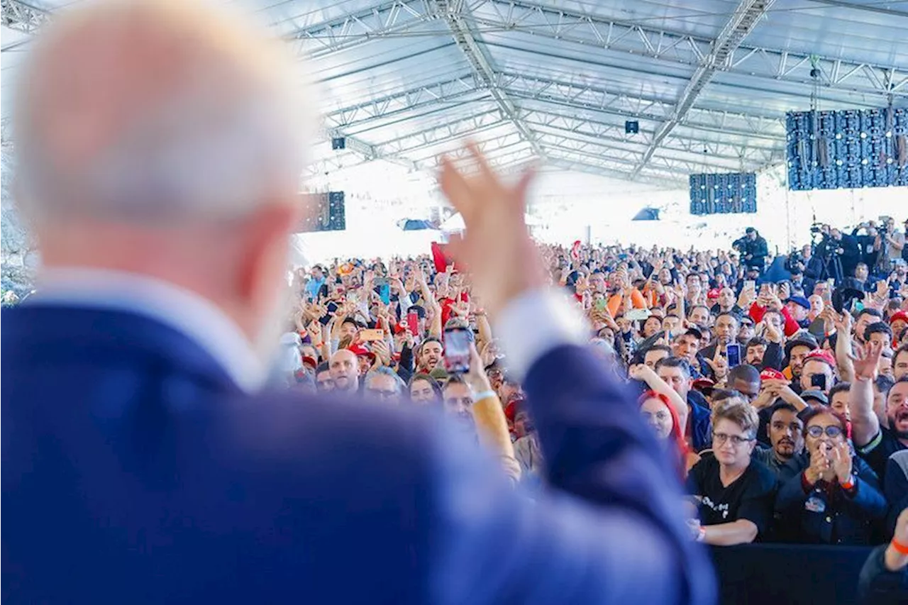 Lula defende Estado contra “imediatismo da Bolsa de Valores” e defende Forças Armadas estruturada