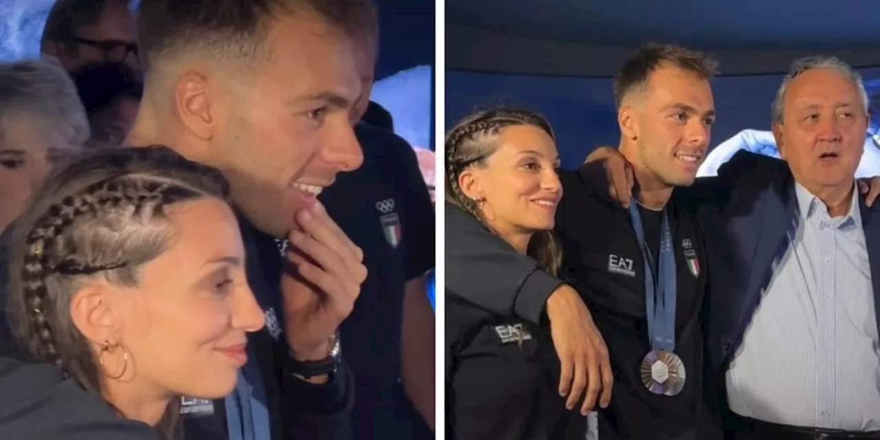 Paltrinieri rivede la gara a Casa Italia: il dolce abbraccio con Rossella Fiamingo