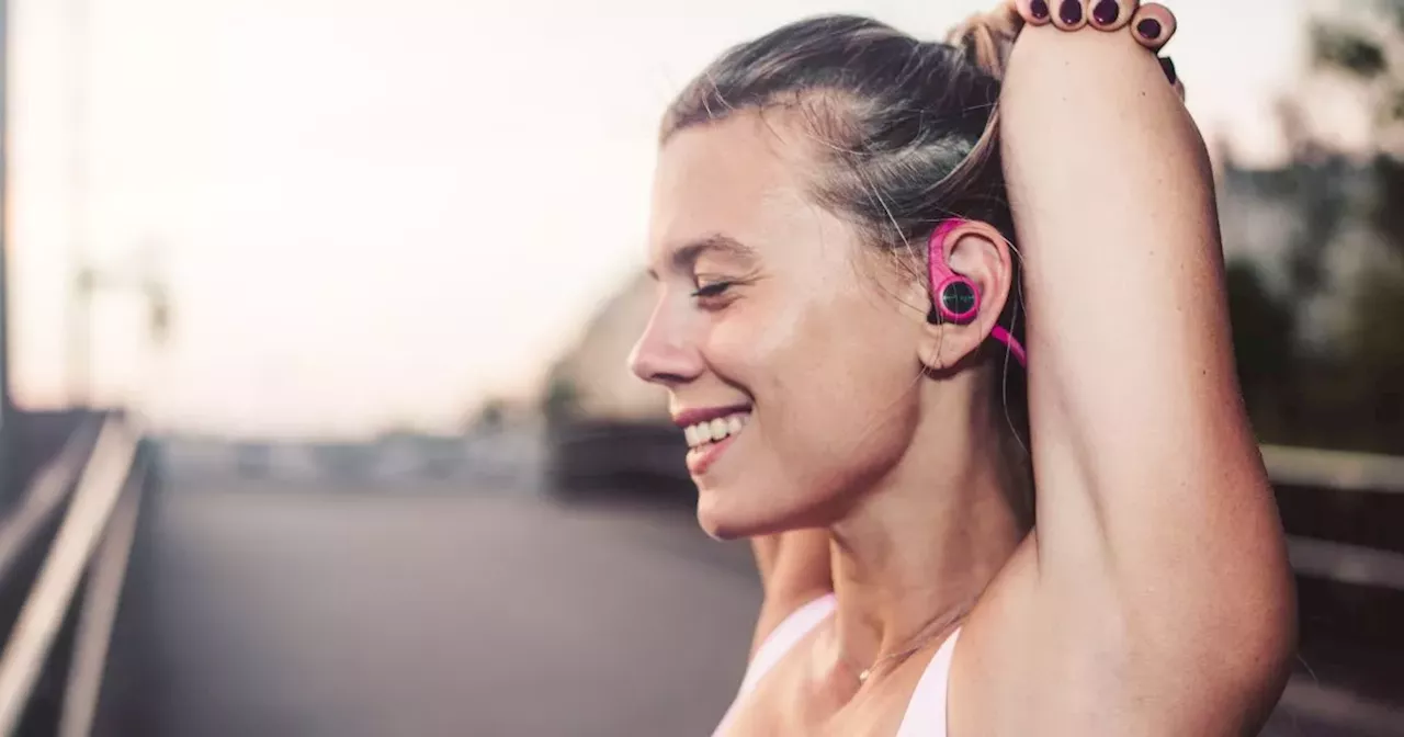 Amazon earbuds shoppers say are 'better than beats' now less than £20