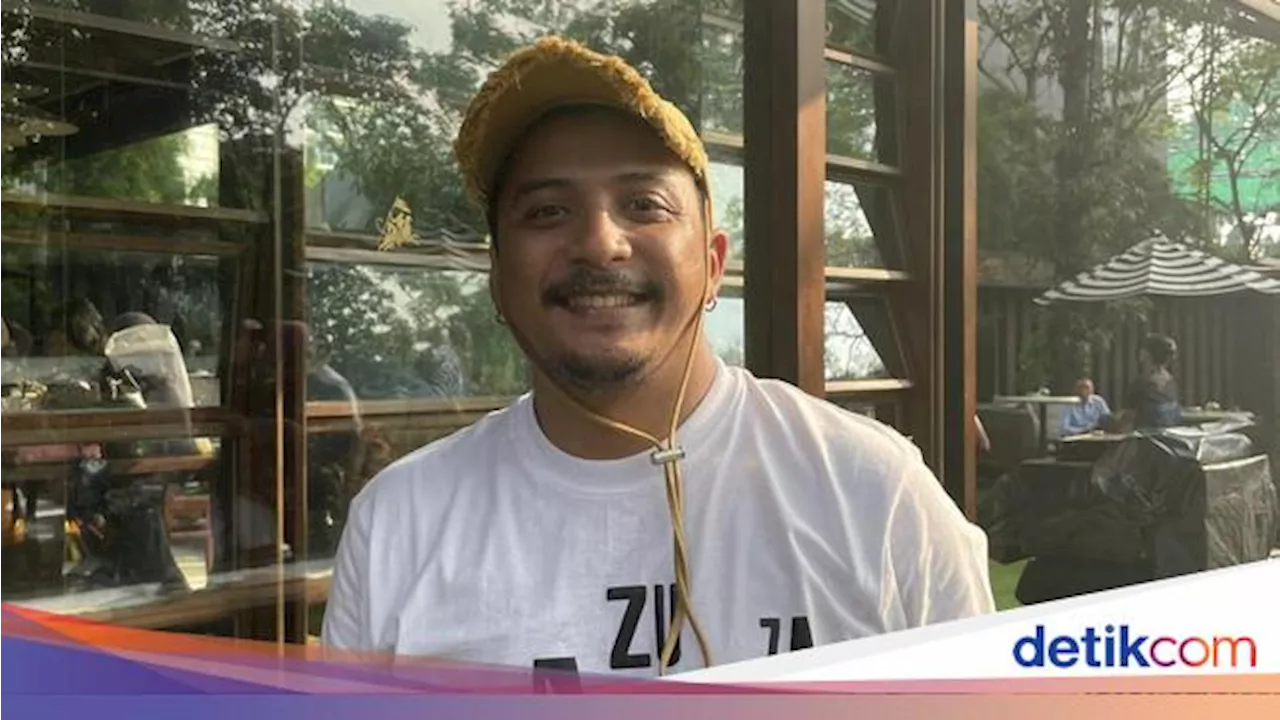 Sal Priadi Ngaku Nangis Terus Dengar Kisah Gala Bunga Matahari dari Netizen