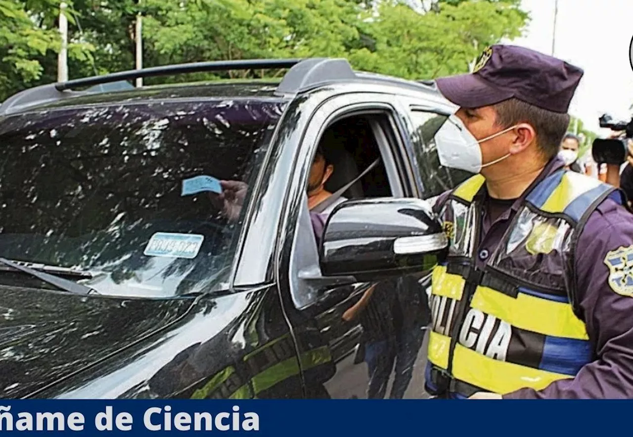 Esto cobrarán de MULTA por traer tu auto con vidrios polarizados en 2024