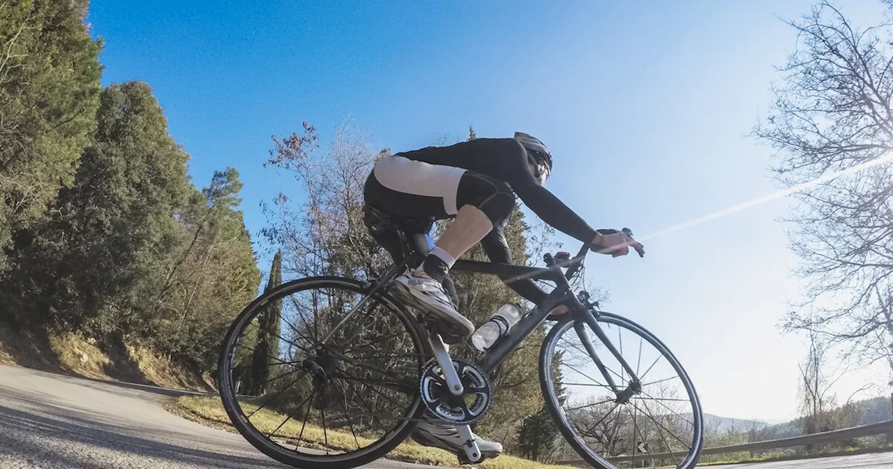 Deutscher Radfahrer weicht Kuh aus und erleidet bei Sturz schwere Verletzungen