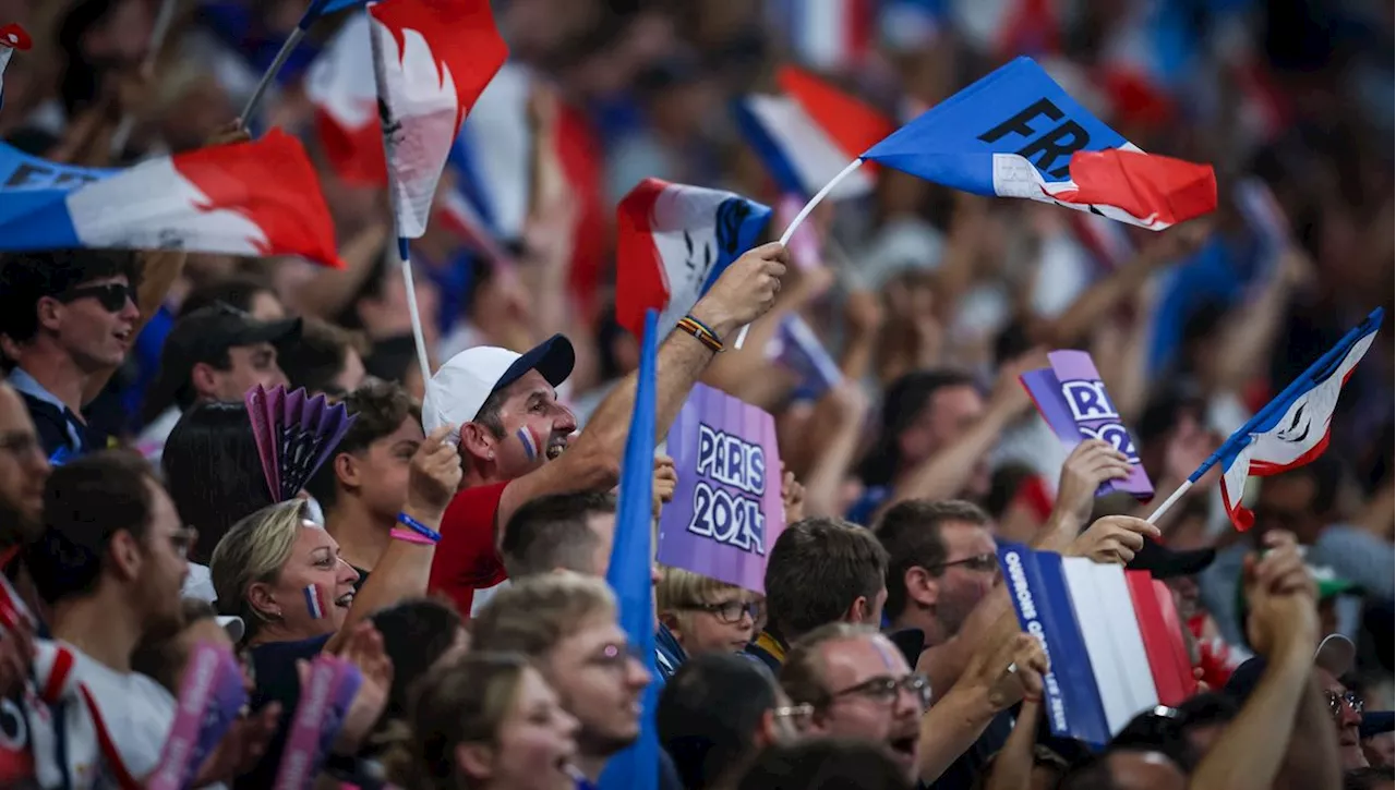 Une parade des athlètes olympiques sur les Champs-Elysées le 14 septembre avec une dimension politique