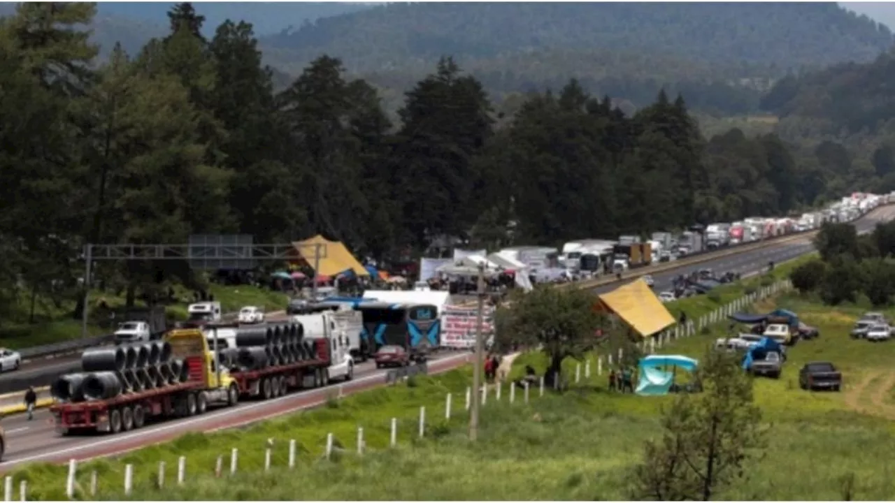 Investigarán quien &quot;está detrás&quot; del bloqueo en autopista México-Puebla, asegura AMLO