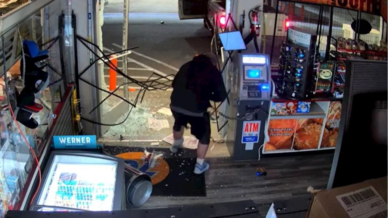 VIDEO: Thieves steal ATM from West Seattle gas station, causing $20,000 in damages