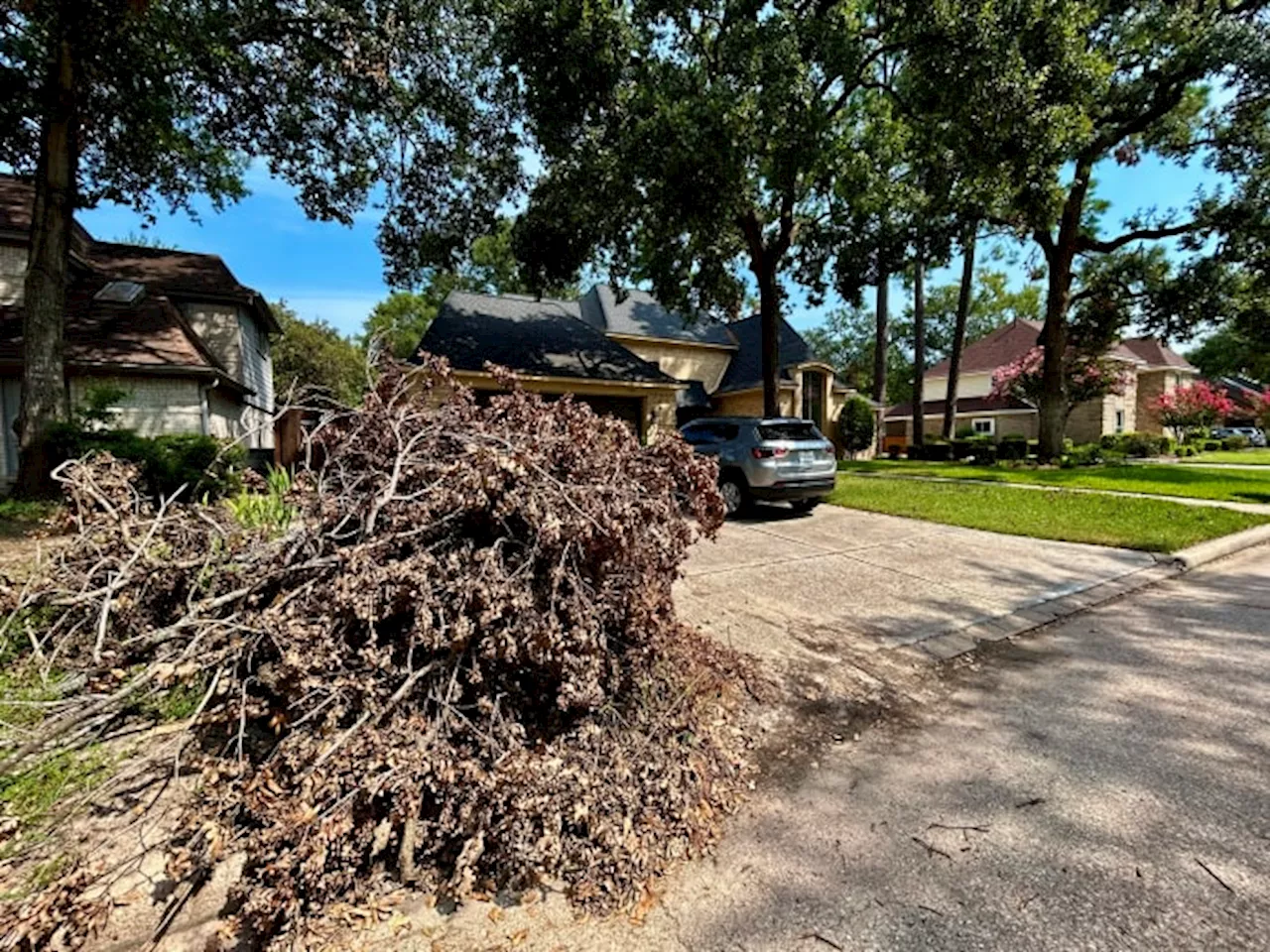 Why it could still take weeks to remove Hurricane Beryl debris in parts of Harris County