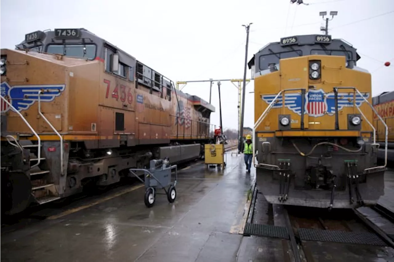 Union Pacific hasn't yet lived up to deal to give all its engineers predictable schedules