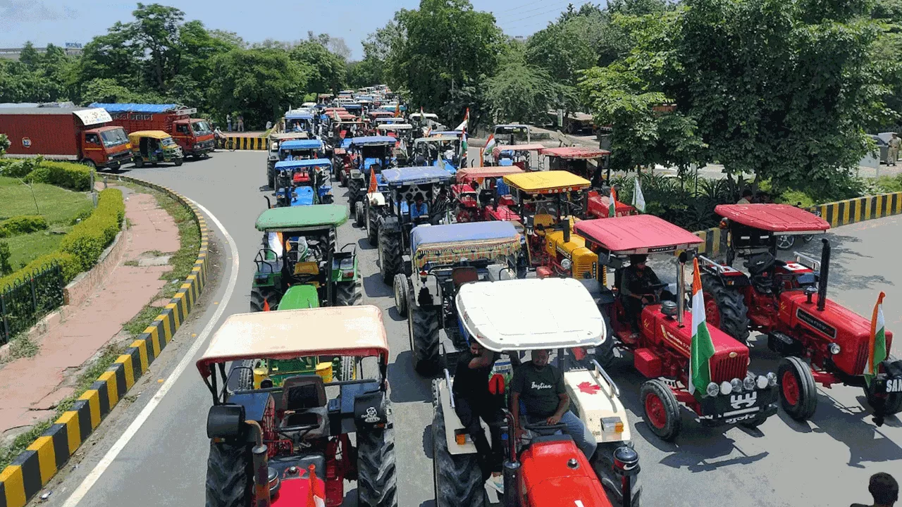 ग्रेटर नोएडा और गाजियाबाद में भाकियू की 'ट्रैक्टर तिरंगा यात्रा' को पुलिस ने रोका, नोकझोंक