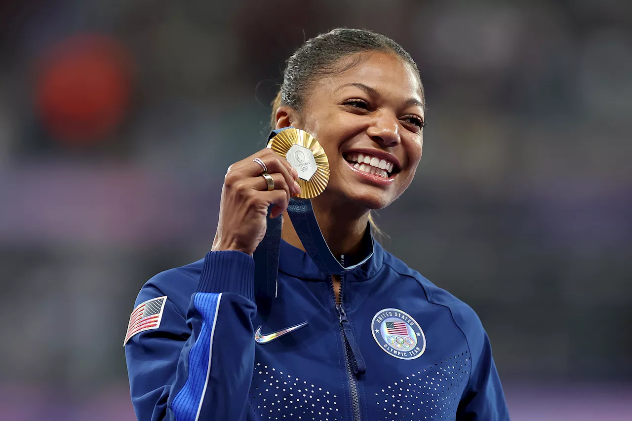 More gold for Gabby! Harvard grad from Mass. wins with 4×100 relay