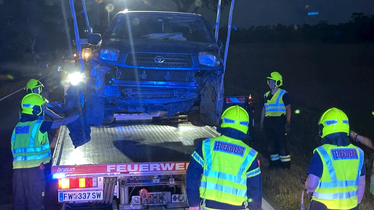 Schwechat: Großes Glück für Alko-Lenker nach heftigem Abflug von B10