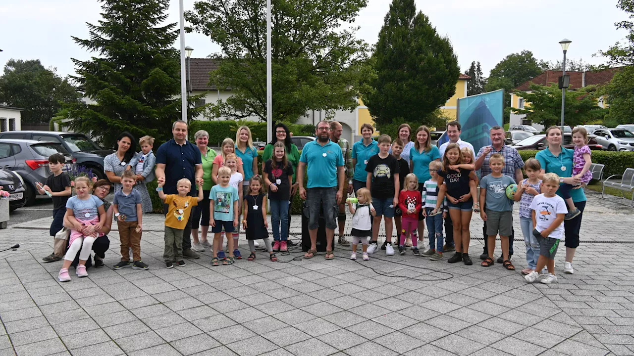 Spiel und Spaß in Viehdorf mit Chorgesang und Kindergemeinderat