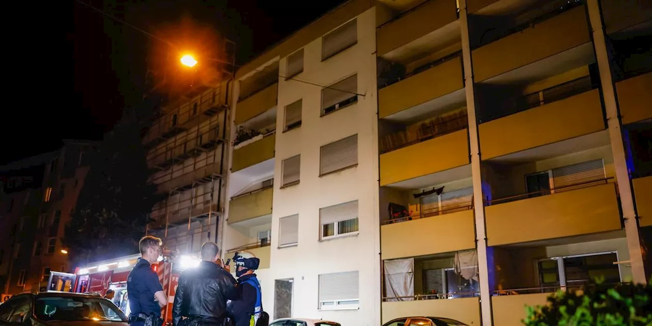 N&auml;chtlicher Wohnungsbrand in N&uuml;rnberg: Polizisten retten Frau aus dem Feuer