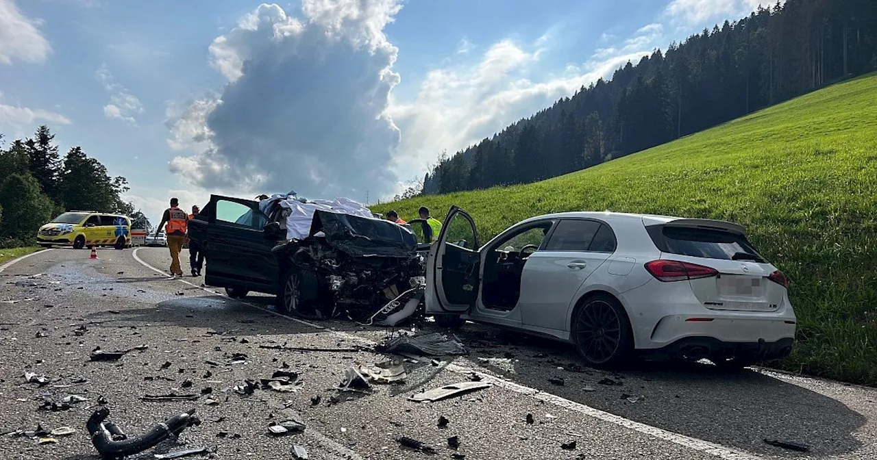 Großeltern aus NRW mit Enkel (9) bei Unfall in der Schweiz gestorben