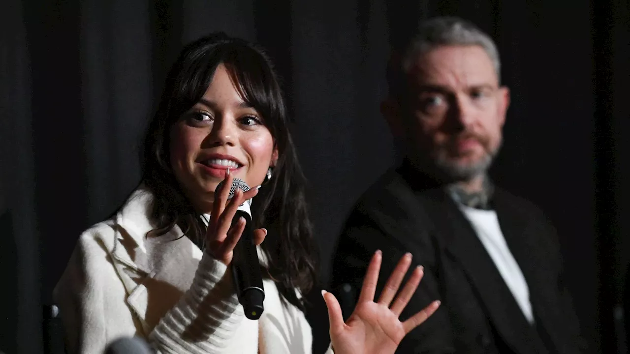 Jenna Ortega verteidigt umstrittene Szene mit Martin Freeman