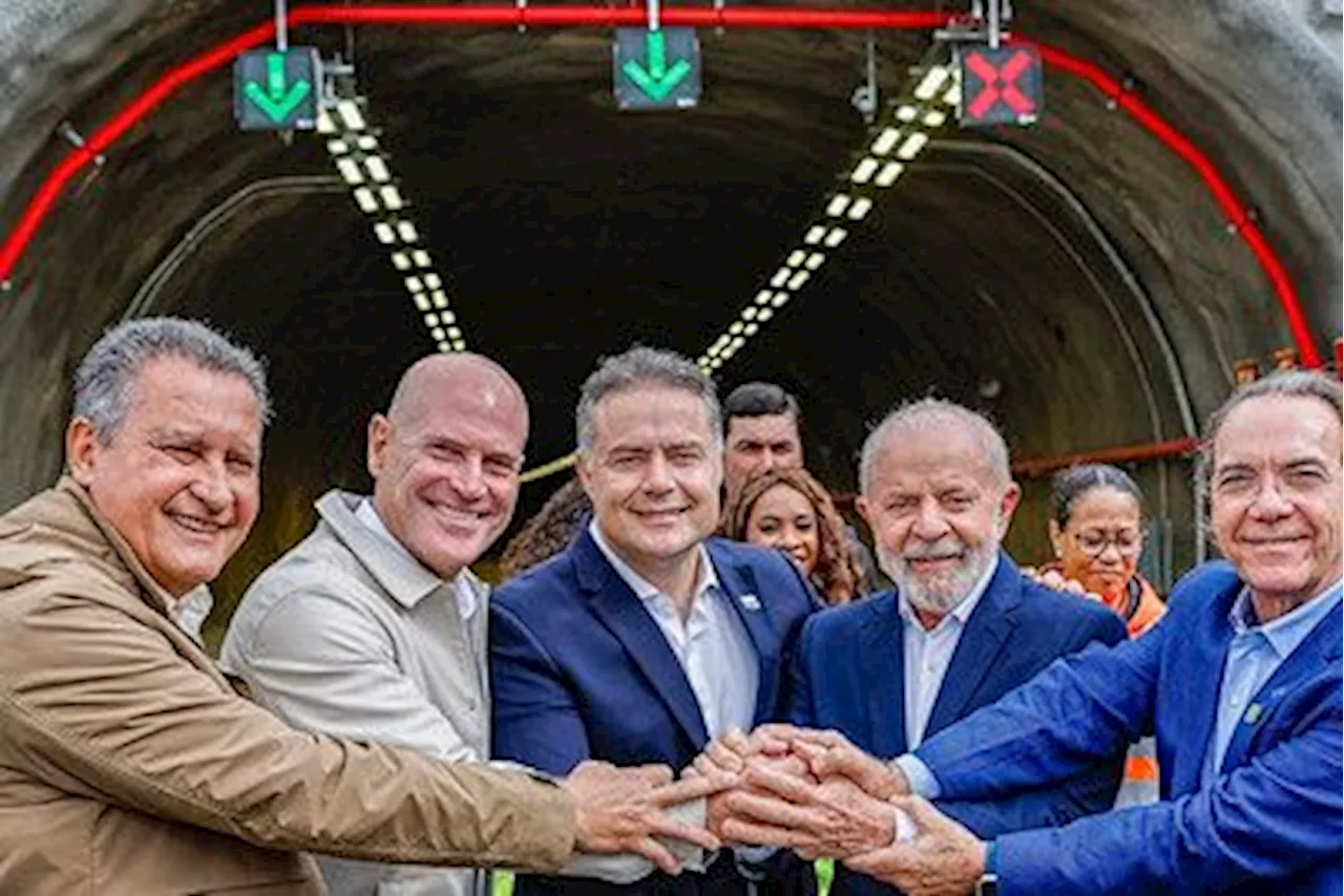 'Eu gosto de trabalhar e não de motociata', diz Lula ao inaugurar obra viária em Santa Catarina