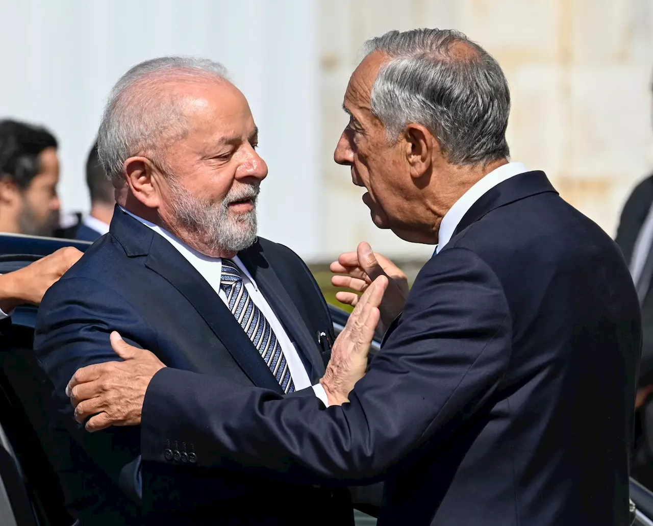 Marcelo envia 'mensagem de solidariedade e pêsames' a Lula da Silva