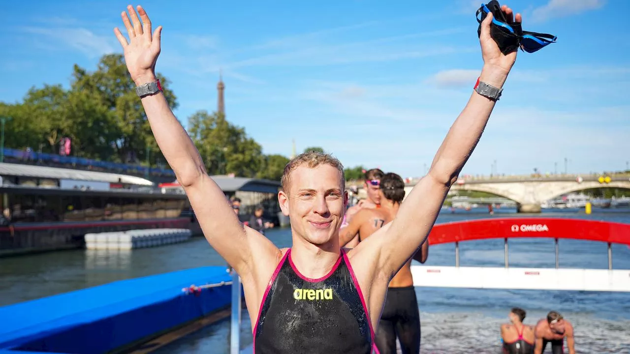 Oliver Klemet schwimmt in der Strömung der Seine zu Olympia-Silber