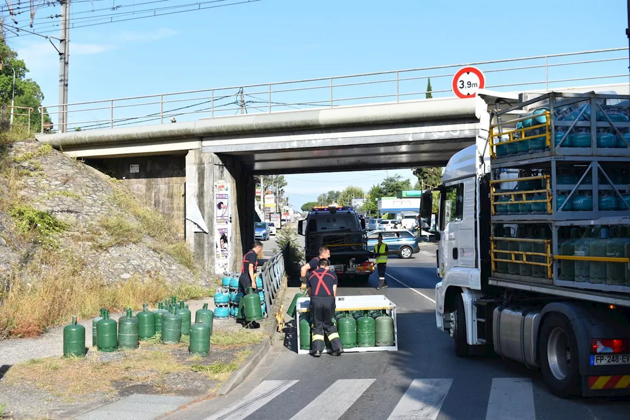 Coupure de l’A62 en Gironde : un « suraccident » causé à Langon par un chauffeur désorienté, le trafic TER perturbé