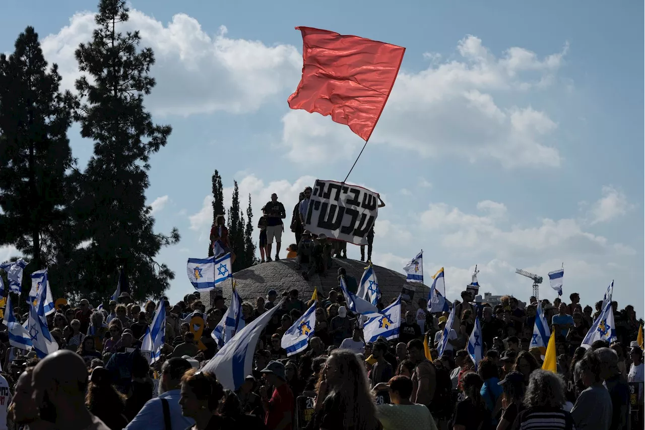 Massprotester i Israel: ”Lögnare! Avgå!”