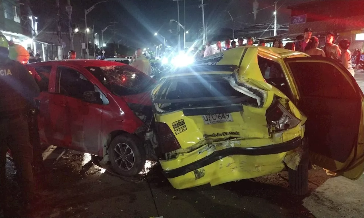 Aparatoso accidente tras la persecución de un auto robado en el Malecón de Barranquilla