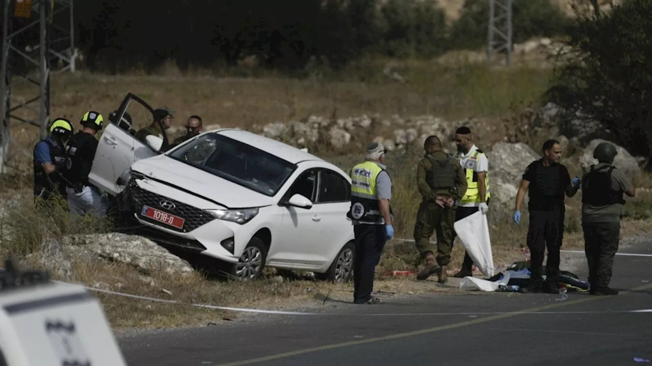 Palestinian militants kill 3 Israeli police in the West Bank