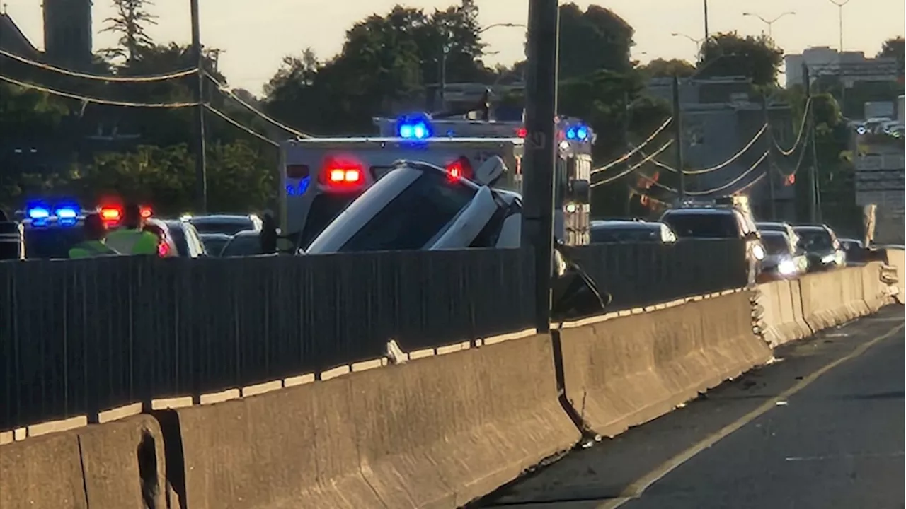 Ottawa driver caught taking video of crash scene on Highway 417 facing fine, charge