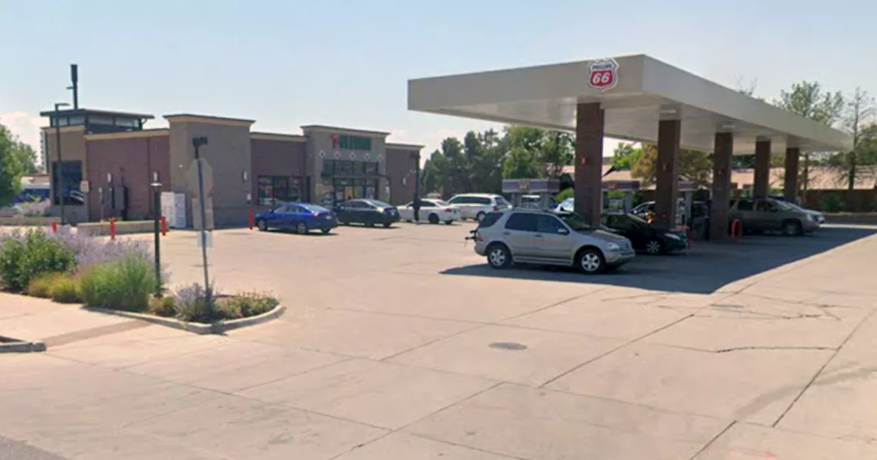 Aurora police: Security guard shoots, kills armed man amid struggle at 7-Eleven