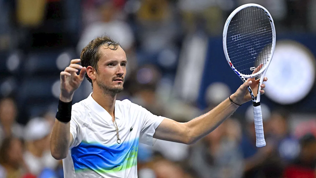US Open: Medvedev domine Cobolli en trois sets et file en huitièmes