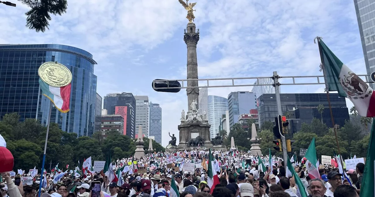 Estudiantes y trabajadores del PJ marchan en contra de la reforma judicial