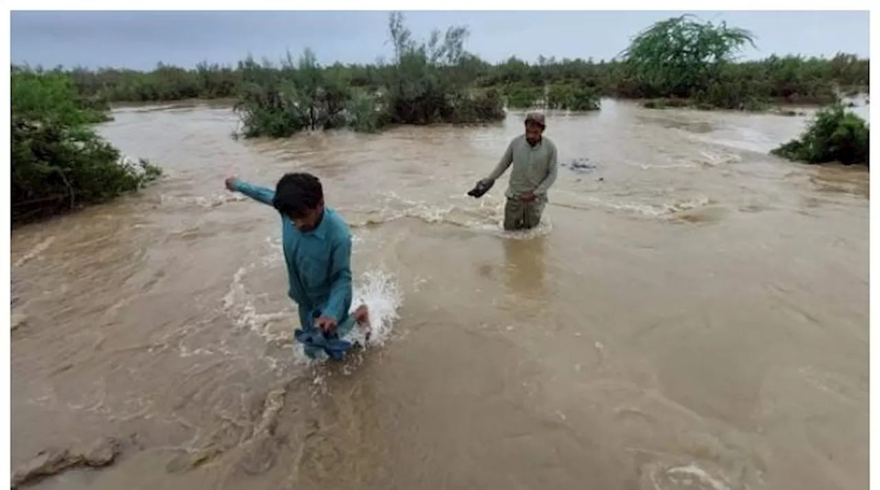 بلوچستان میں بارشوں سے تباہی، لیویز چیک پوسٹ سیلابی ریلے میں بہہ گئی، تاریخی ریلوے ٹنل تباہ