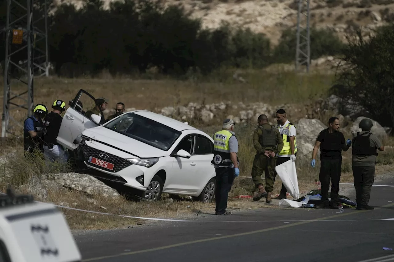 Palestinian militants kill three Israeli police in the West Bank