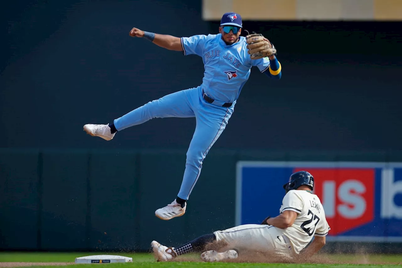 Blue Jays fall to Twins as Royce Lewis hits go-ahead three-run homer in eighth