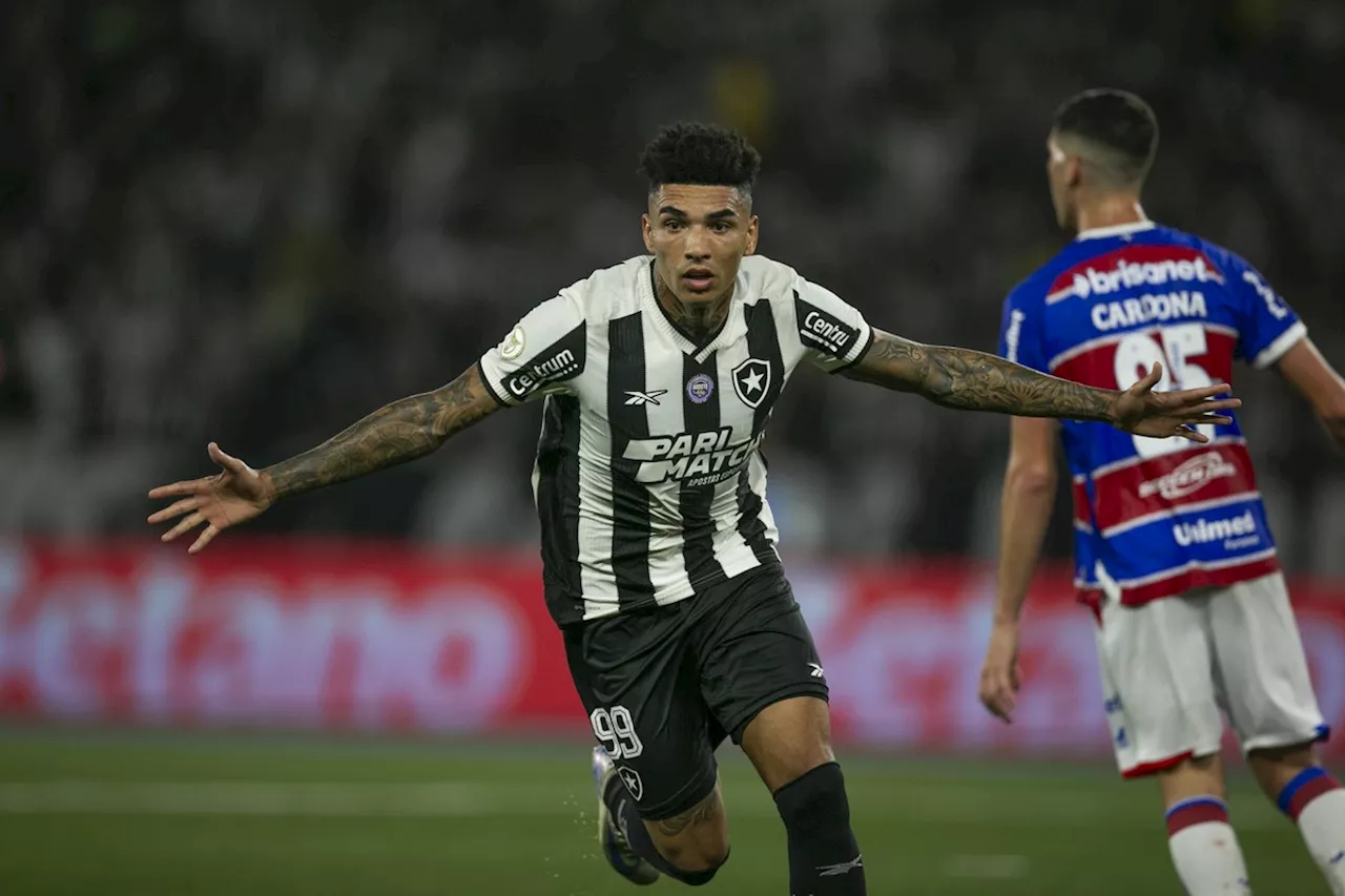 Igor Jesus faz dois, Botafogo vence o Fortaleza e volta para a liderança do Brasileirão