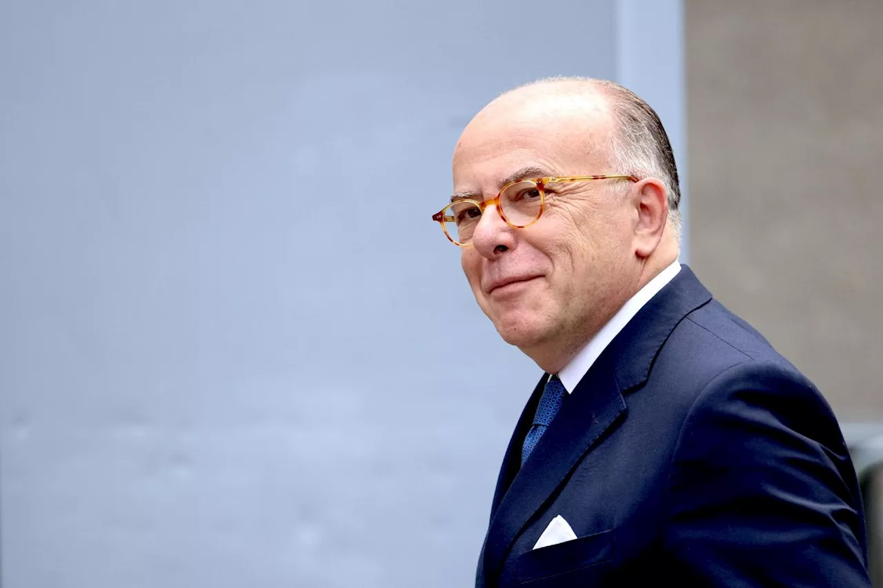 Premier ministre: Macron rencontrera Bernard Cazeneuve lundi matin