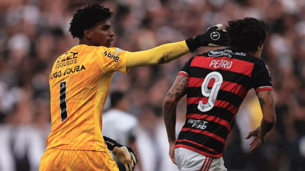 Corinthians: Hugo Souza revela o que sentiu ao enfrentar o Flamengo e ‘resenha’ com Pedro