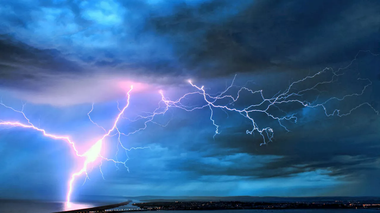 Warning as thunderstorms move in across parts of UK following yellow weather alert from Met Office