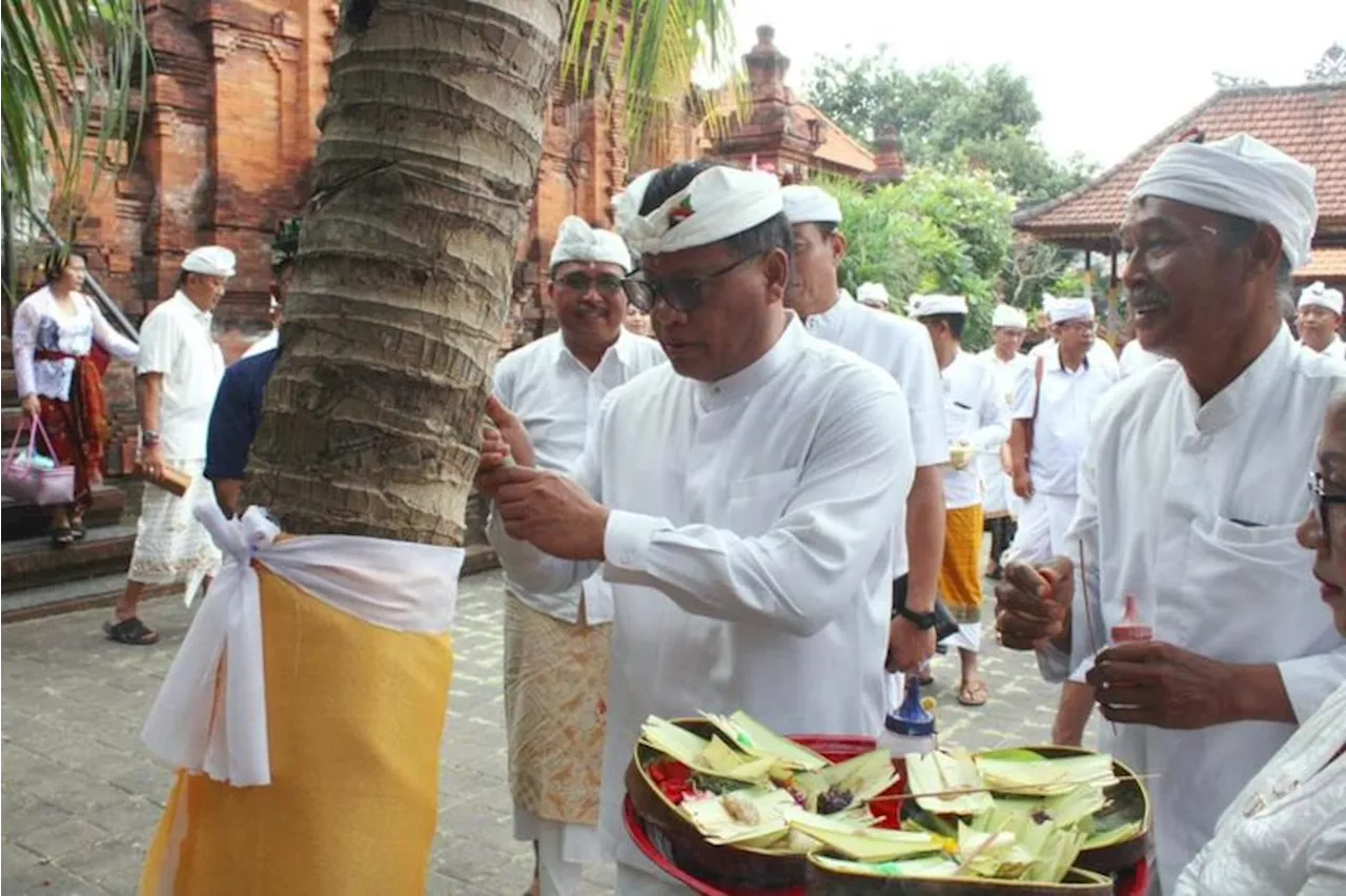 Prosesi Perayaan Hari Tumpek Wariga Wujud Penghormatan pada Alam