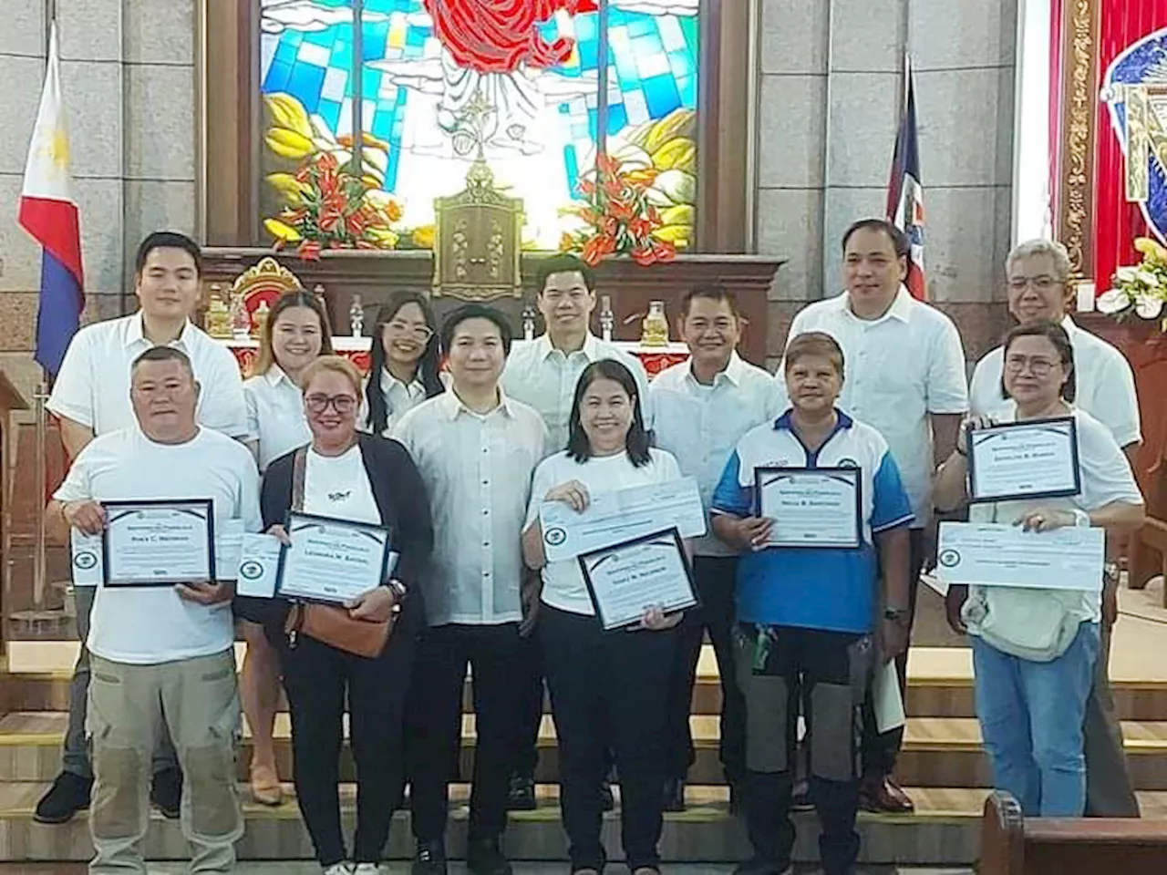 Noveleta honors five outstanding workers