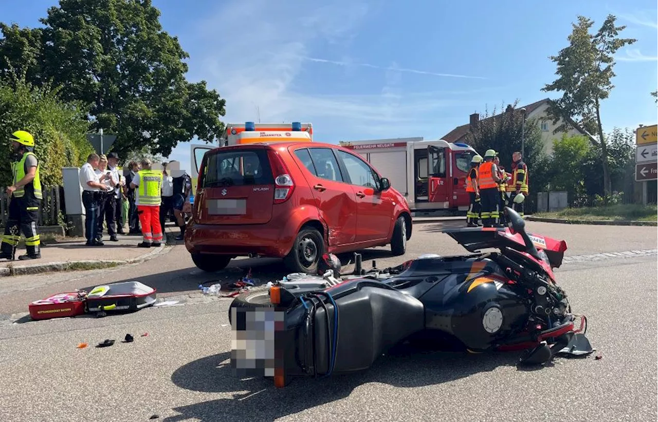 Beim Freibad in Perschen: Motorradfahrer (78) wird bei Unfall schwer verletzt