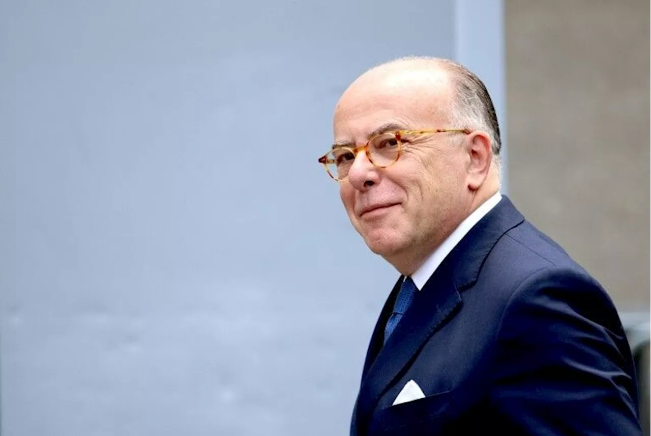 Premier ministre: Macron rencontrera Bernard Cazeneuve lundi matin