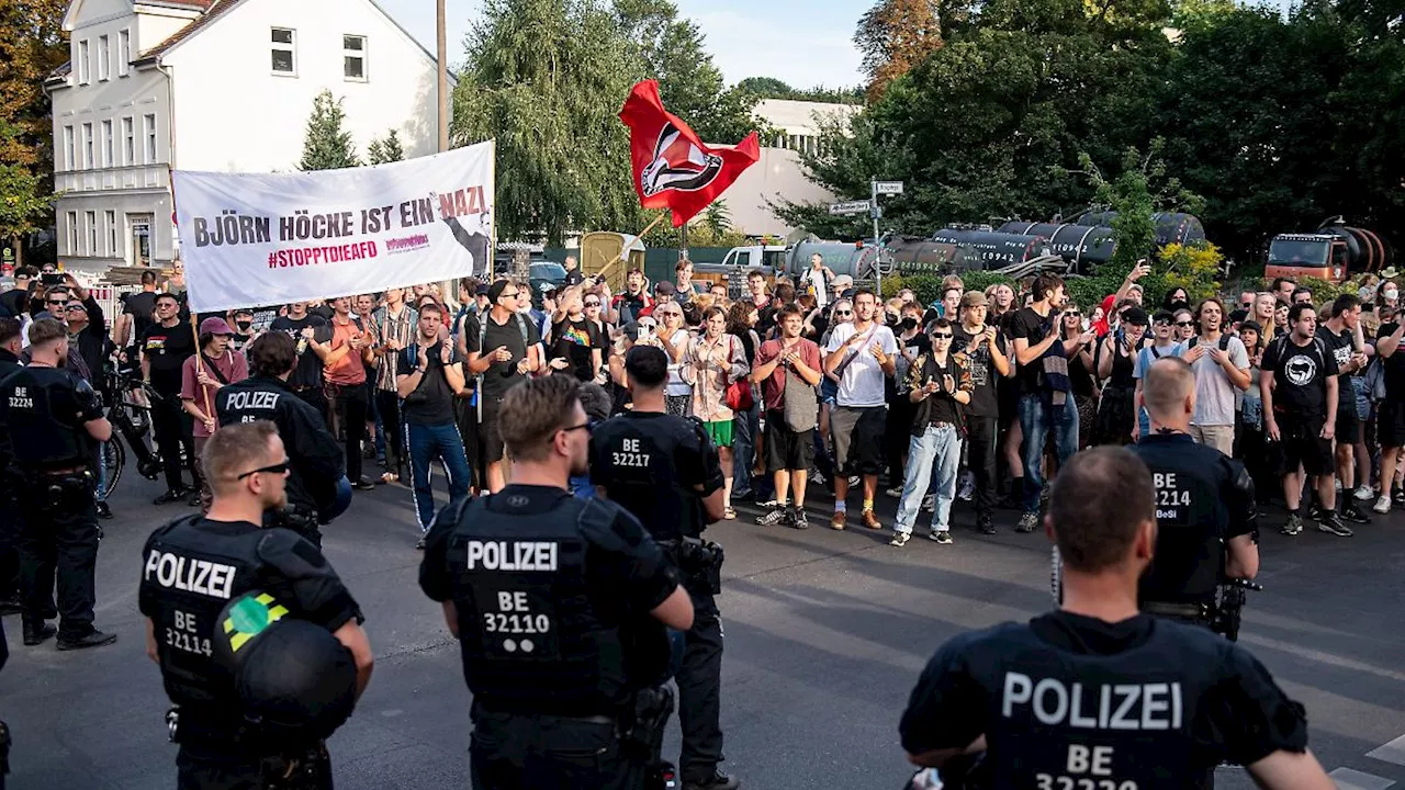 Berlin & Brandenburg: Hunderte bei Protest gegen Feier von AfD-Unterstützern