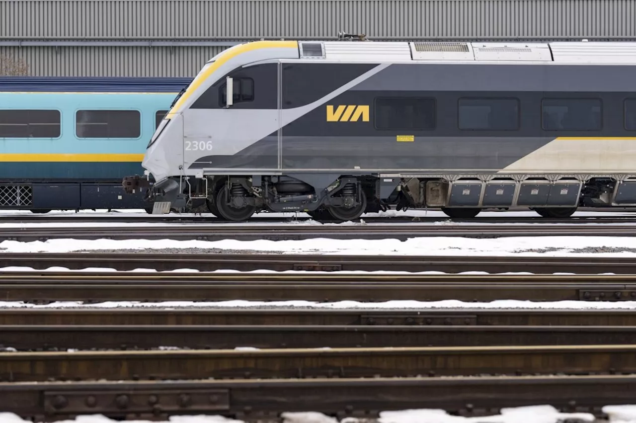 Canada's transport minister to meet with Via Rail after passengers stranded 10 hours