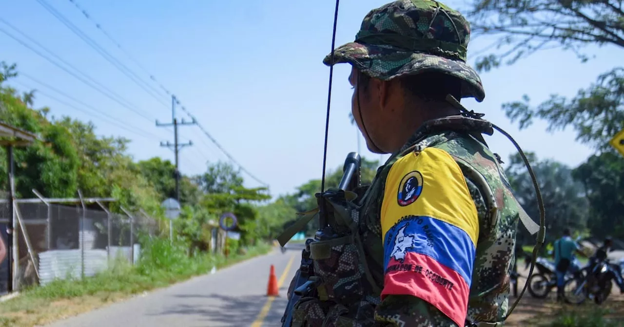 Cientos de familias confinadas en el Cauca por enfrentamientos entre las disidencias de las Farc