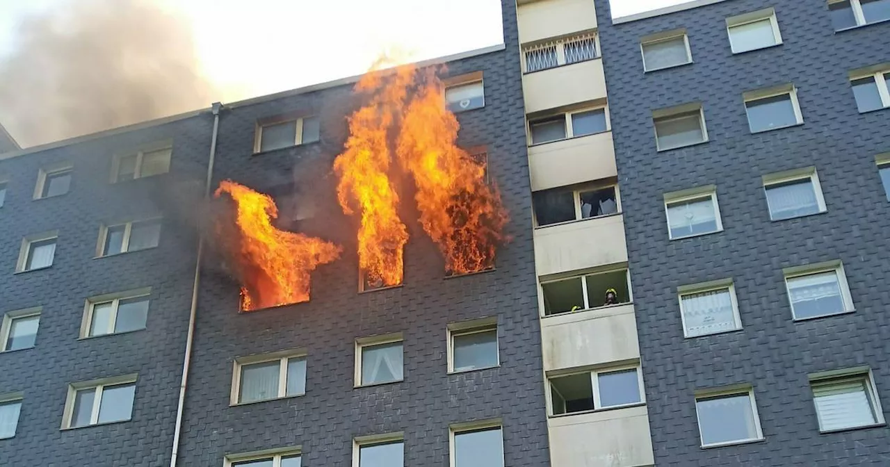 Heiligenhaus: Schlimmer Wohnungsbrand – Gebäude unbewohnbar