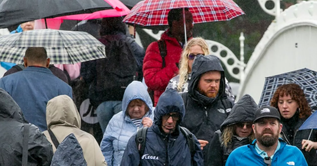 Met Eireann confirms where and when heavy rain will hit in new update