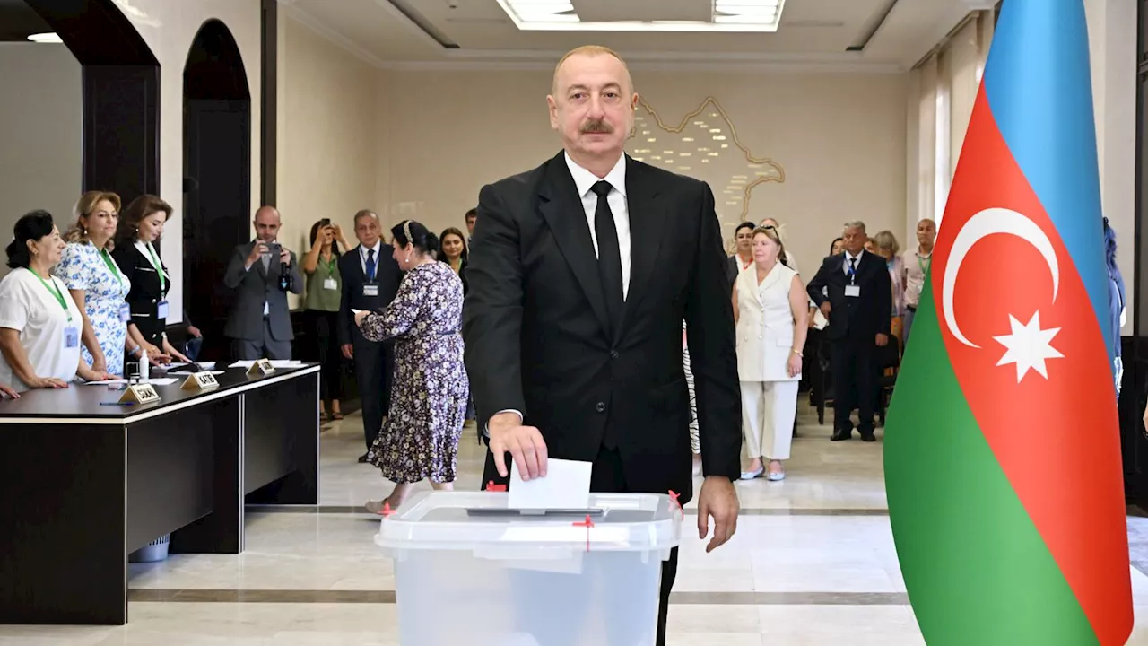 El partido del presidente de Azerbaiyán renueva su mayoría absoluta en el Parlamento, según las encuestas a pie de urna