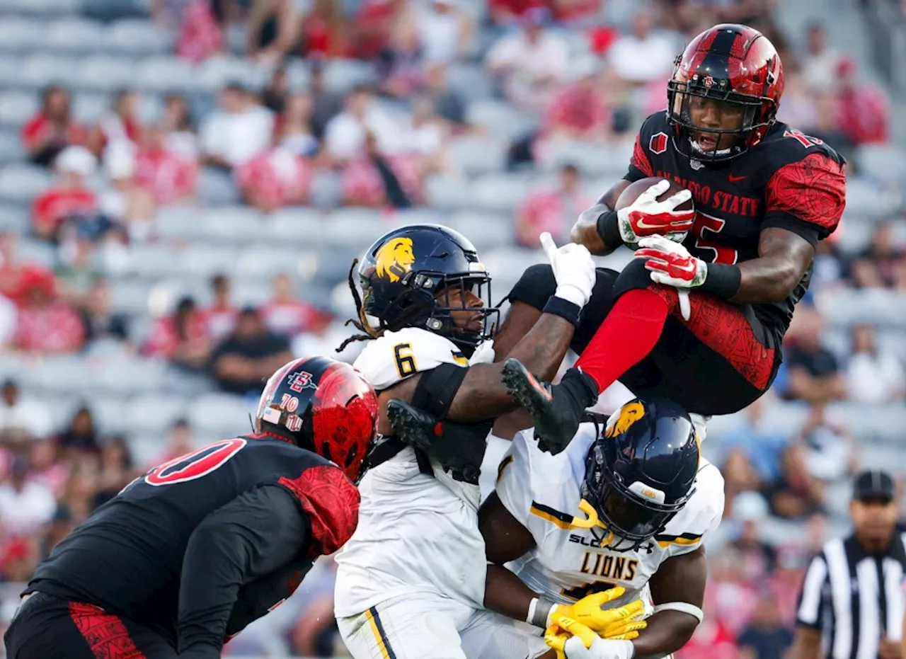Aztecs notes: Seeing over the O-line a tall order for new SDSU quarterback Danny O’Neil