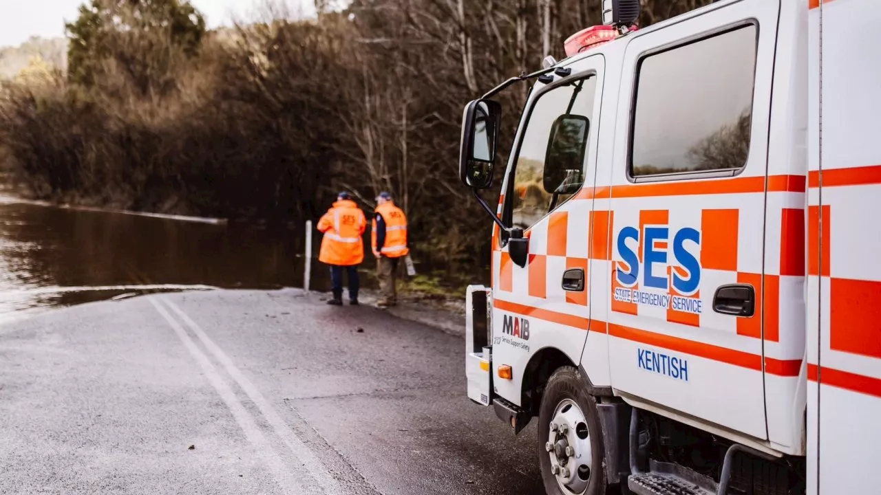 ‘Prepare to leave’: Tasmanian residents told to brace for flooding