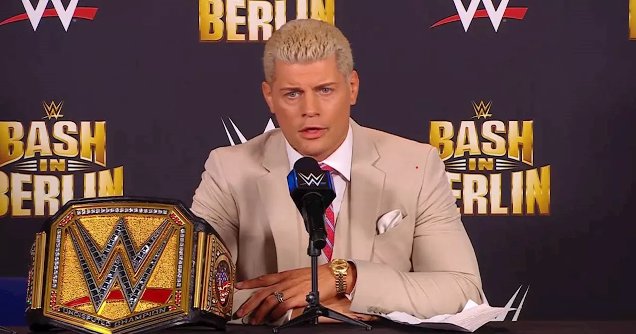 Deutscher Moderator stellt dem WWE-Champion eine brisante Frage